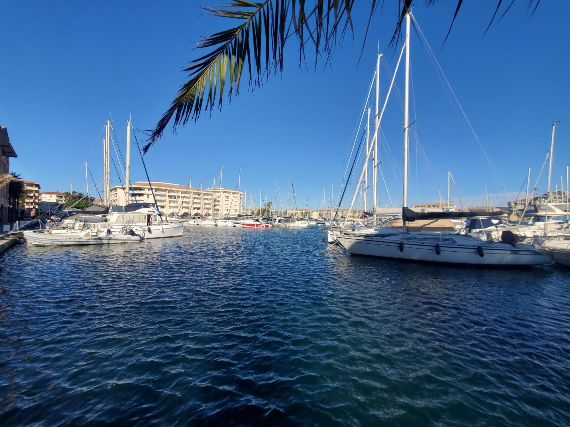 Residence Cap Hermes, Incroyable Vue Sur Le Port, Фрежус Екстер'єр фото